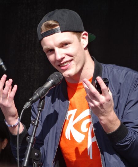 Dutch YouTuber Gearresteerd voor Het Stagedangelijke Pranks Dutch YouTuber Gearresteerd voor Het Stagedangelijke Pranks