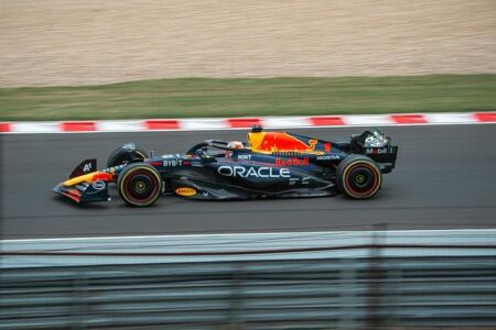 Verstappen overrompelt Dutch Grand Prix voor thuispubliek Verstappen overrompelt Dutch Grand Prix voor thuispubliek