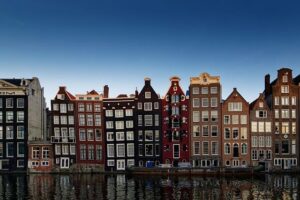 Amsterdamse kantorenmarkt onder druk door hybride werkmodel